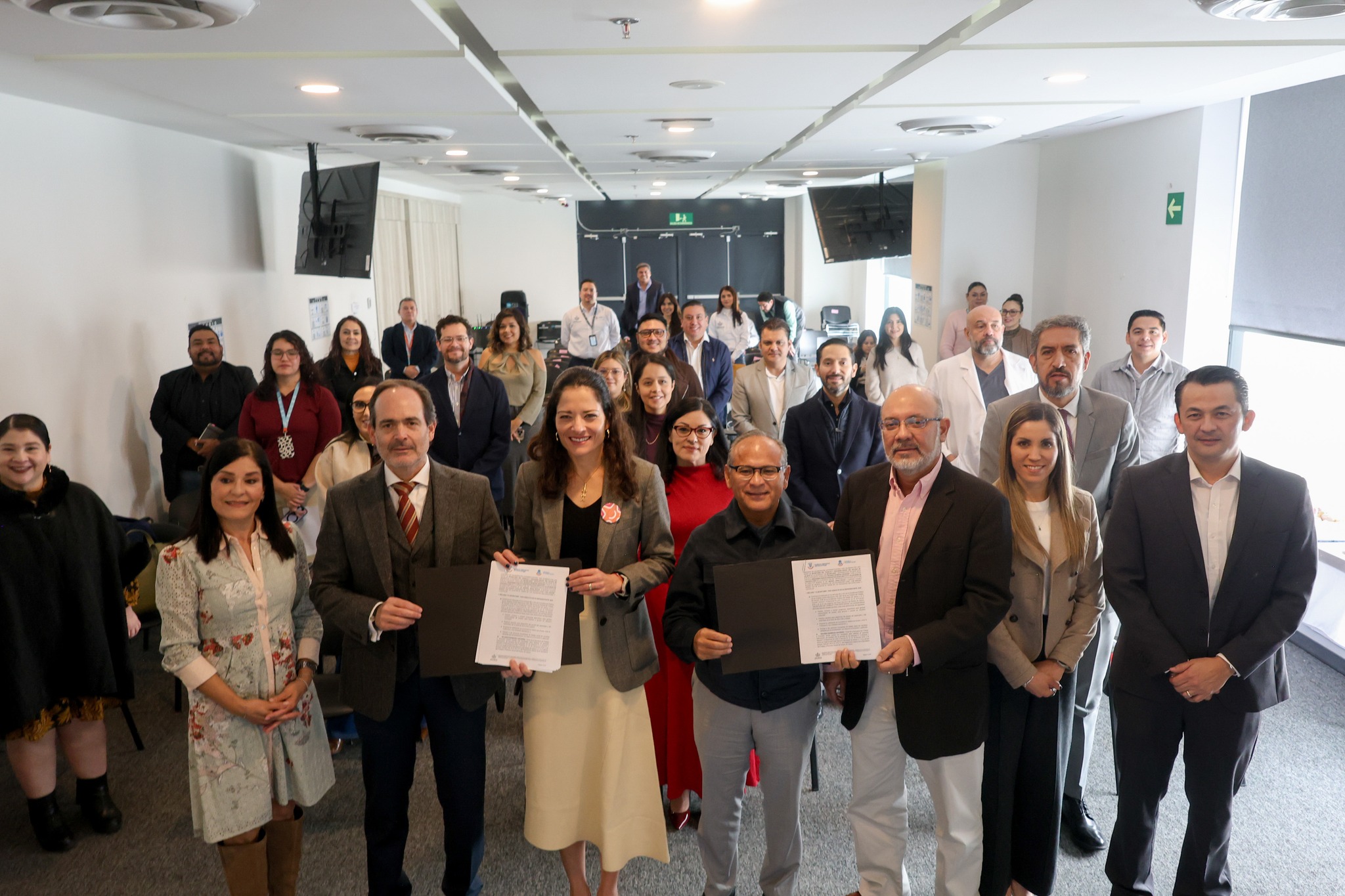 Firma de Convenio de Colaboración de la Secretaría de Trabajo y el IJC 2025 - 01/13/2026 - foto 5