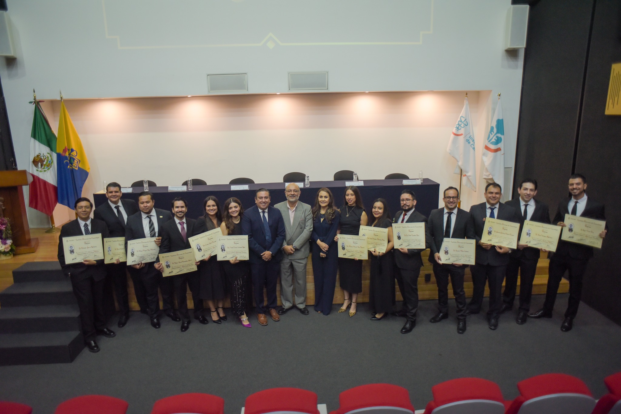 Ceremonia de Graduación de Residentes de Especialidades Oncológicas 2025 - 02/13/2026 - foto 1