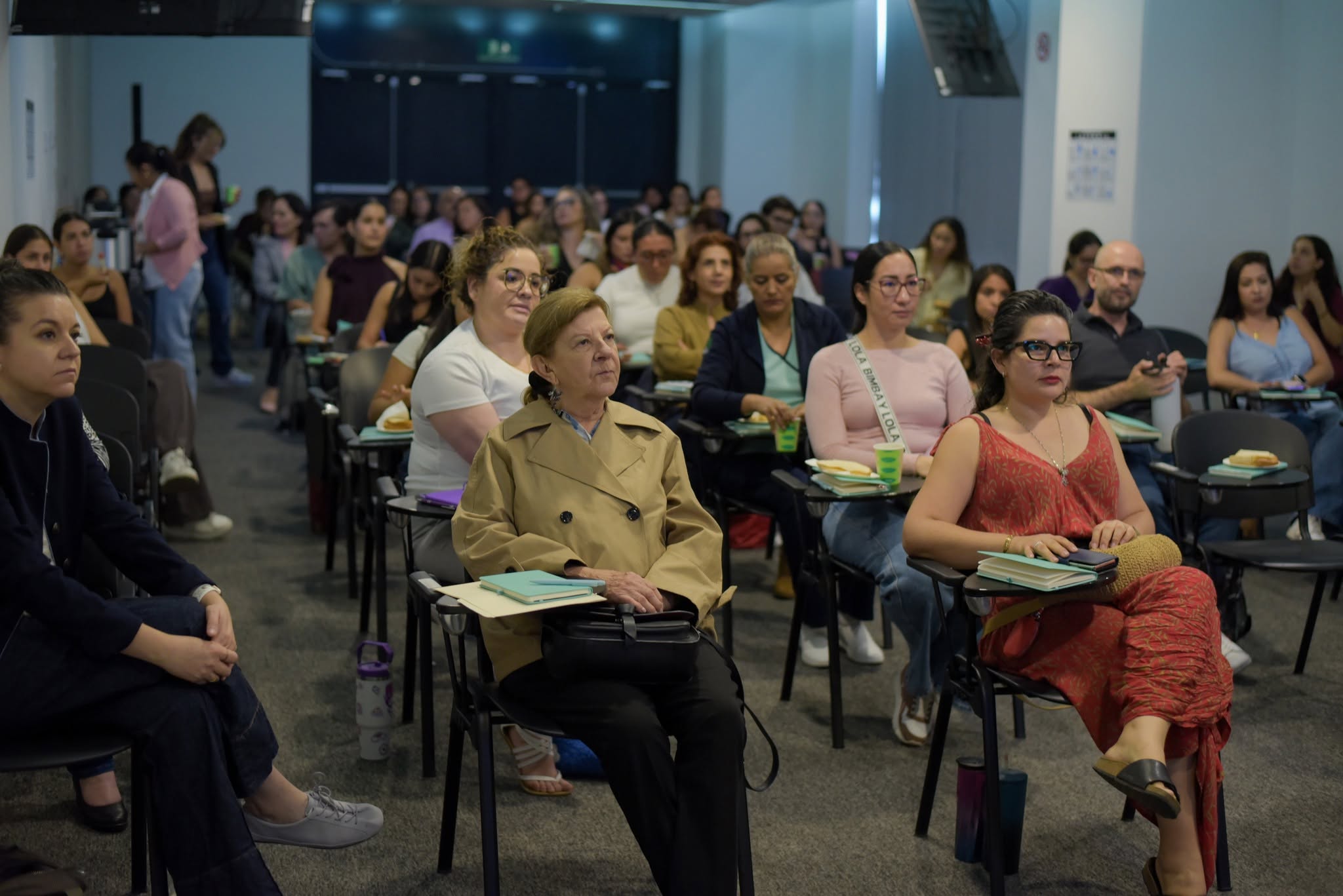 Seminario aborda la relación entre salud mental, emociones y atención oncológica 2026 - 05/22/2026 - foto 1