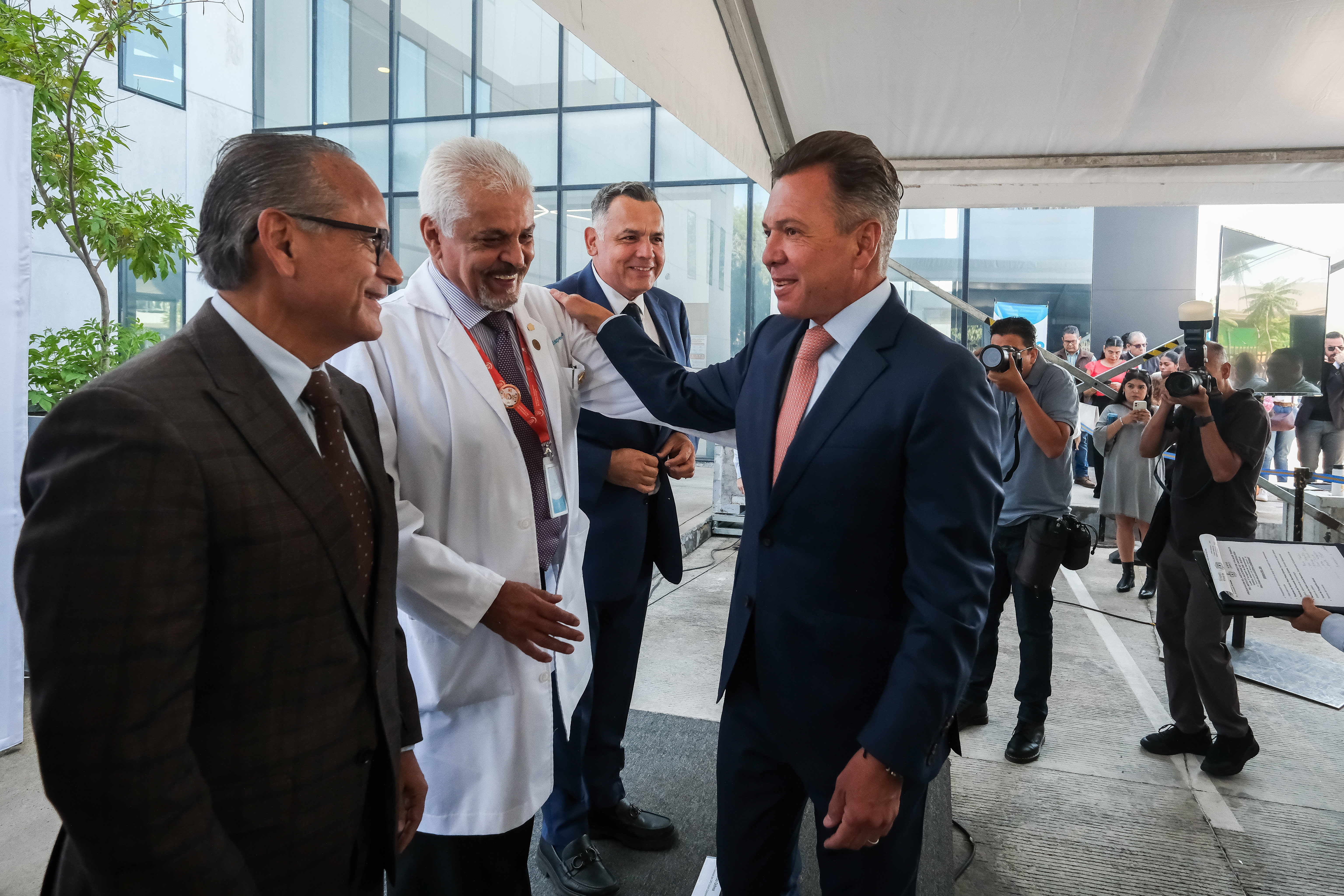 Pablo Lemus Navarro, Gobernador del Estado, presenta el plan de trabajo del nuevo titular del Instituto Jalisciense de Cancerología - [FECHA] - foto 4