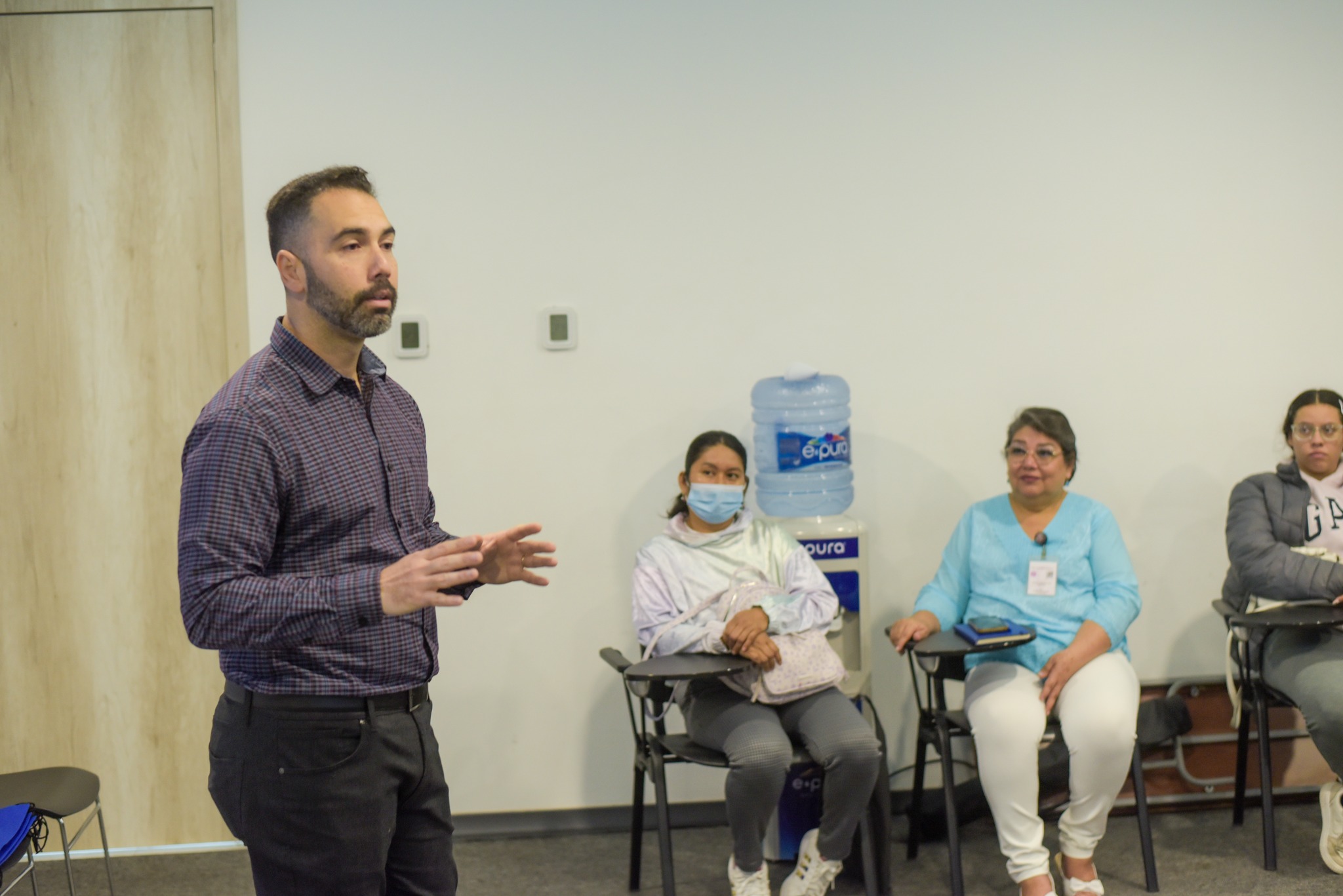 Visita del Poeta Jorge Arvelo al IJC 2025 - 01/Dic/20215 - foto 3